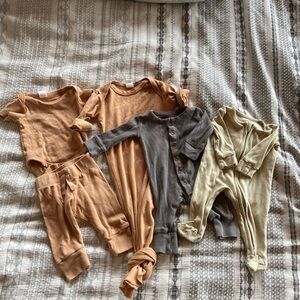 Colored organics gender neutral newborn bundle: 3 outfits, sleep gown, & swaddle